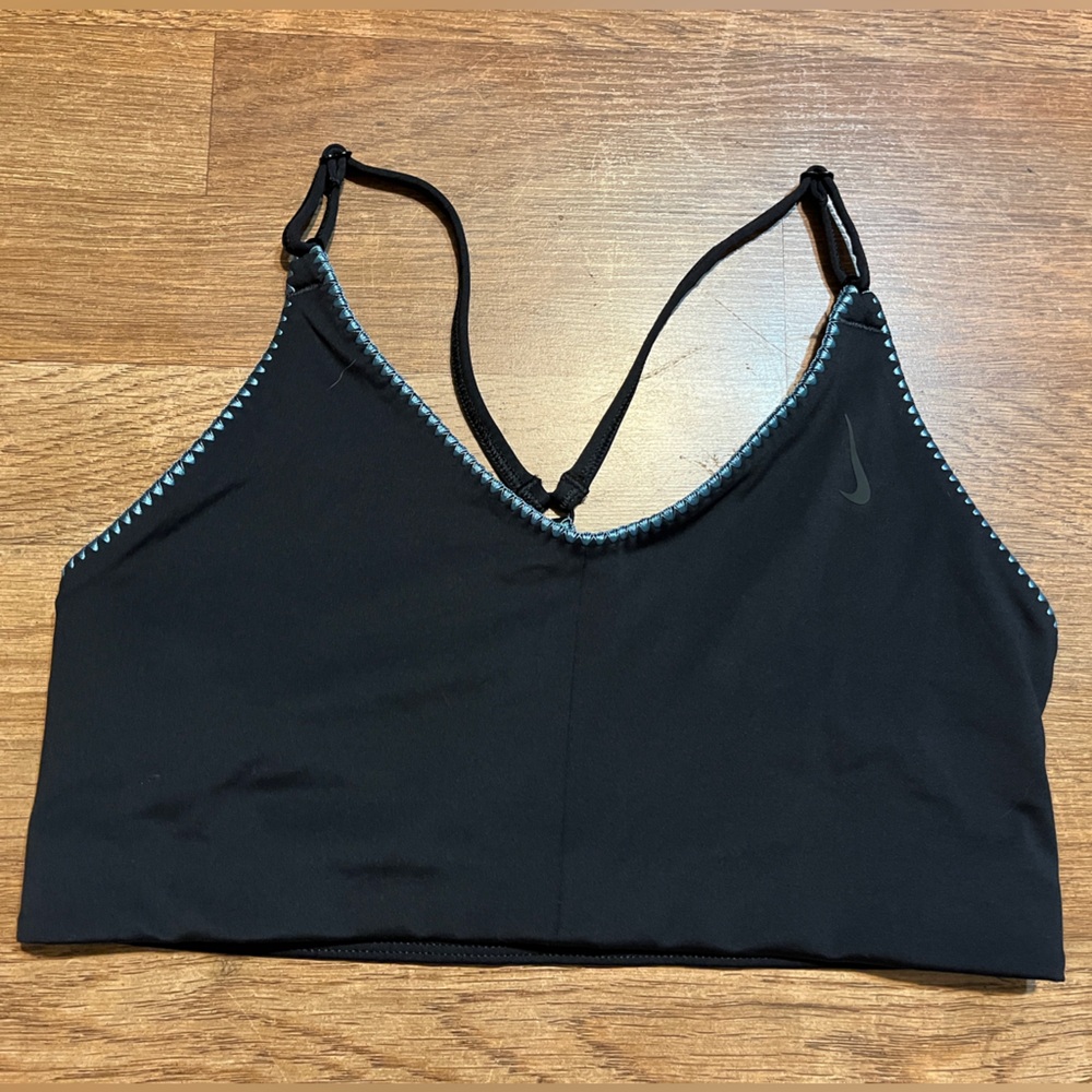 NWOT Nike sports bra